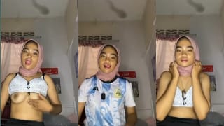 Bokep SMP bocil yalil yalil jilbab colmek masih mulus