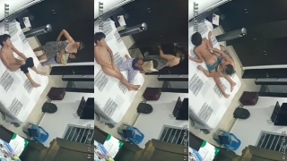 Bokep INDO ibu tiri paksa anak tiri sampe crot